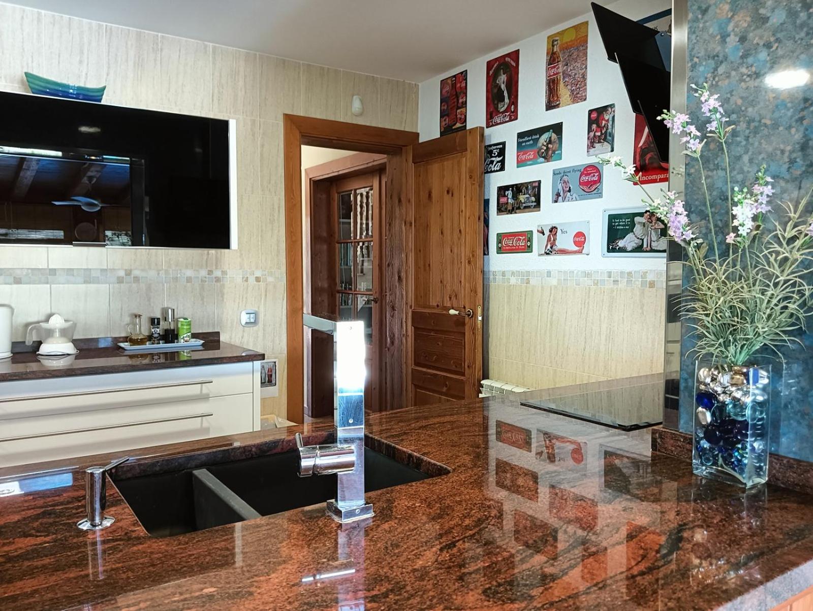 Villa Du Lac Speciale Pour Famille Avec Enfant Riudecanyes Luaran gambar